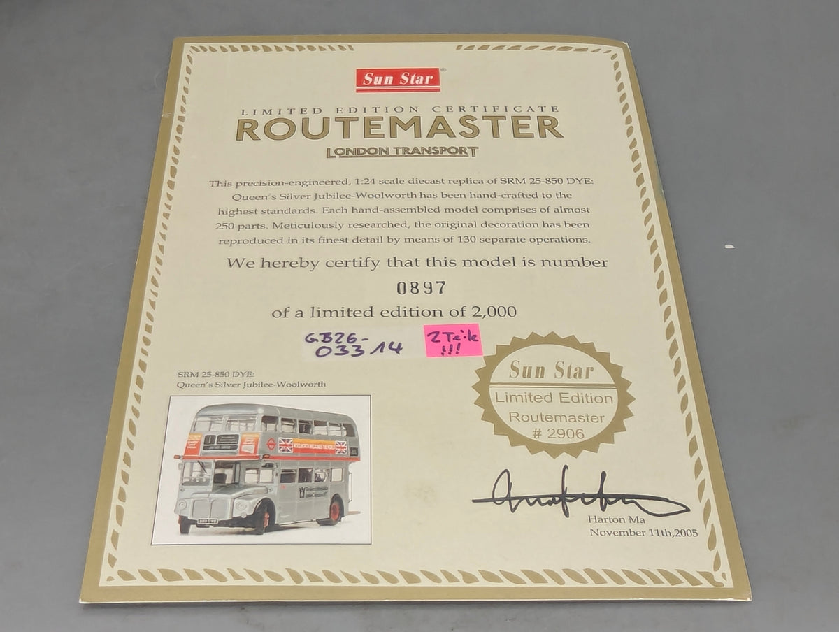 Bus Modell 1:24 Sunstar London Doppeldecker Bus Routemaster SRM 25-850 DYE