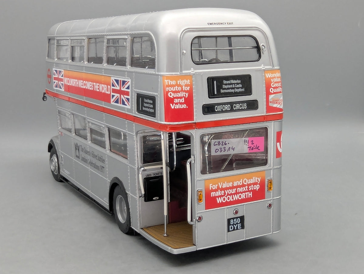 Bus Modell 1:24 Sunstar London Doppeldecker Bus Routemaster SRM 25-850 DYE
