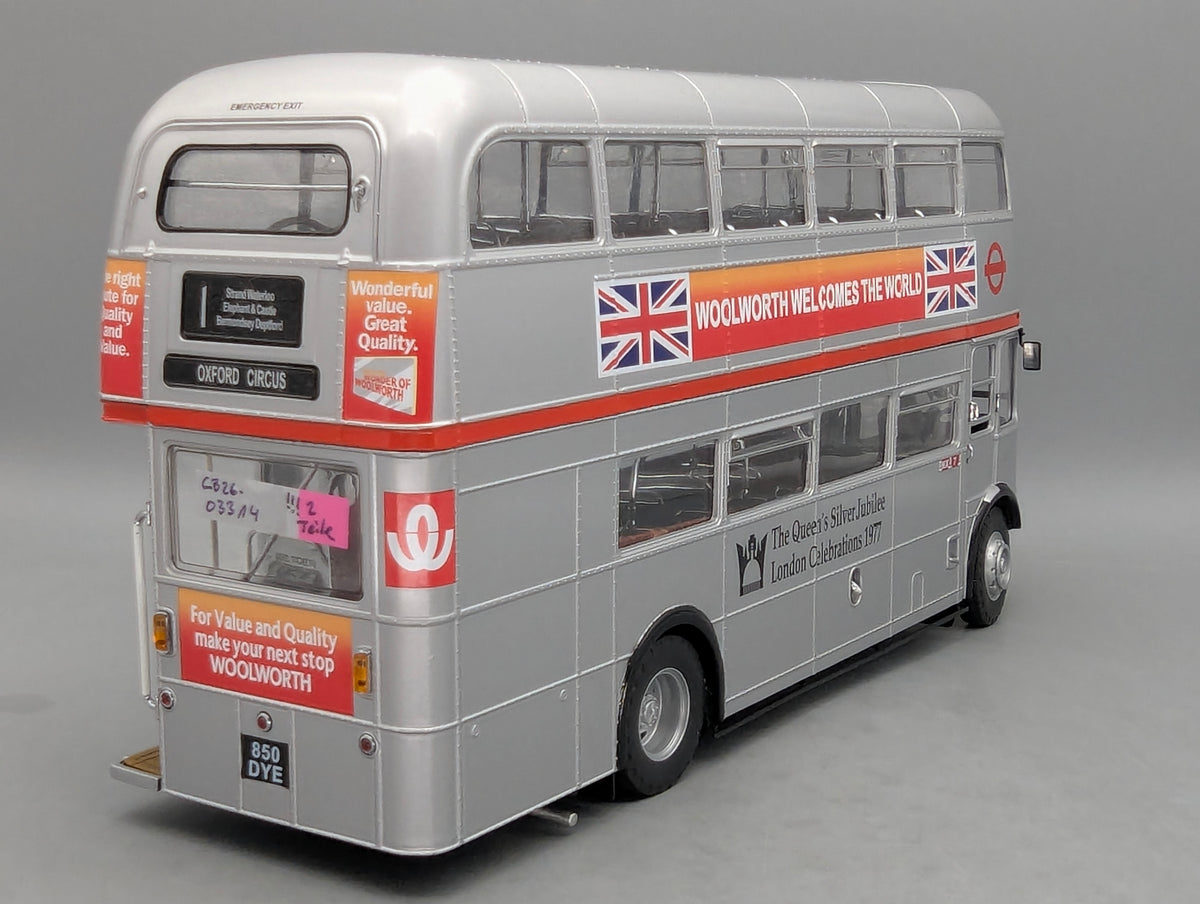 Bus Modell 1:24 Sunstar London Doppeldecker Bus Routemaster SRM 25-850 DYE