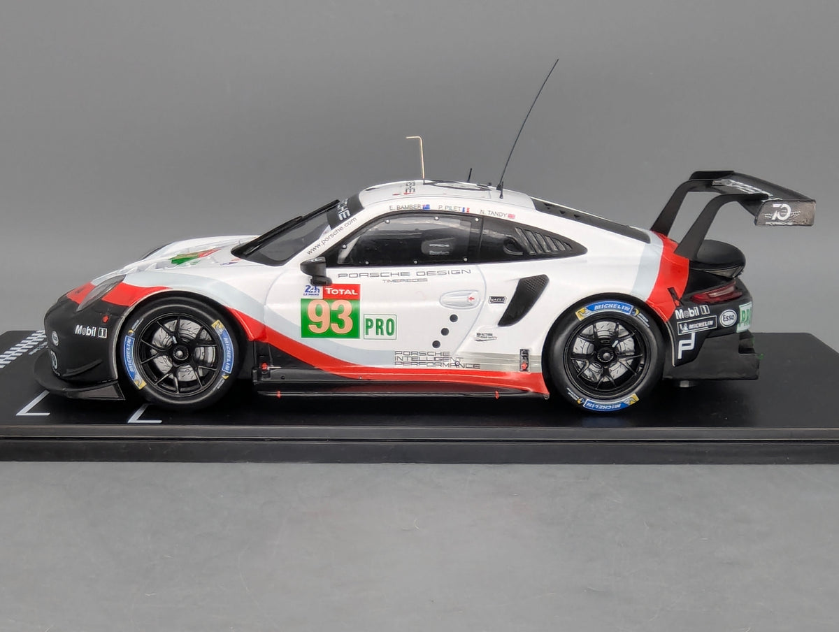 Modellautos 1:18 Ixo Porsche 911 RSR 24h Le Mans 2018 #93 mit OVP