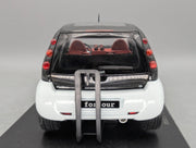 Modellautos 1:18 Kyosho Smart Forfour Ice White mit Dealer OVP