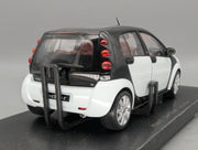 Modellautos 1:18 Kyosho Smart Forfour Ice White mit Dealer OVP