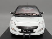 Modellautos 1:18 Kyosho Smart Forfour Ice White mit Dealer OVP