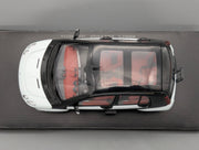 Modellautos 1:18 Kyosho Smart Forfour Ice White mit Dealer OVP