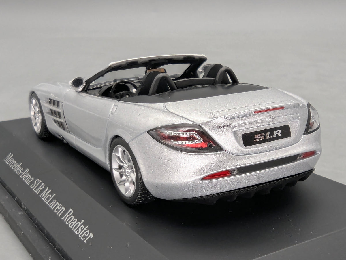 Modellautos 1:43 Minichamps  Mercedes-Benz SLR McLaren Roadster mit Dealer OVP