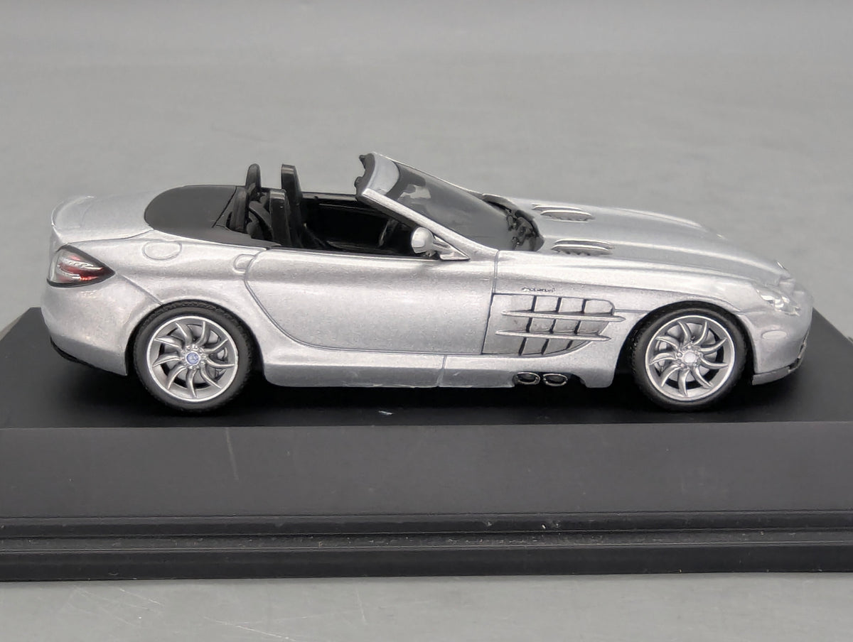 Modellautos 1:43 Minichamps  Mercedes-Benz SLR McLaren Roadster mit Dealer OVP