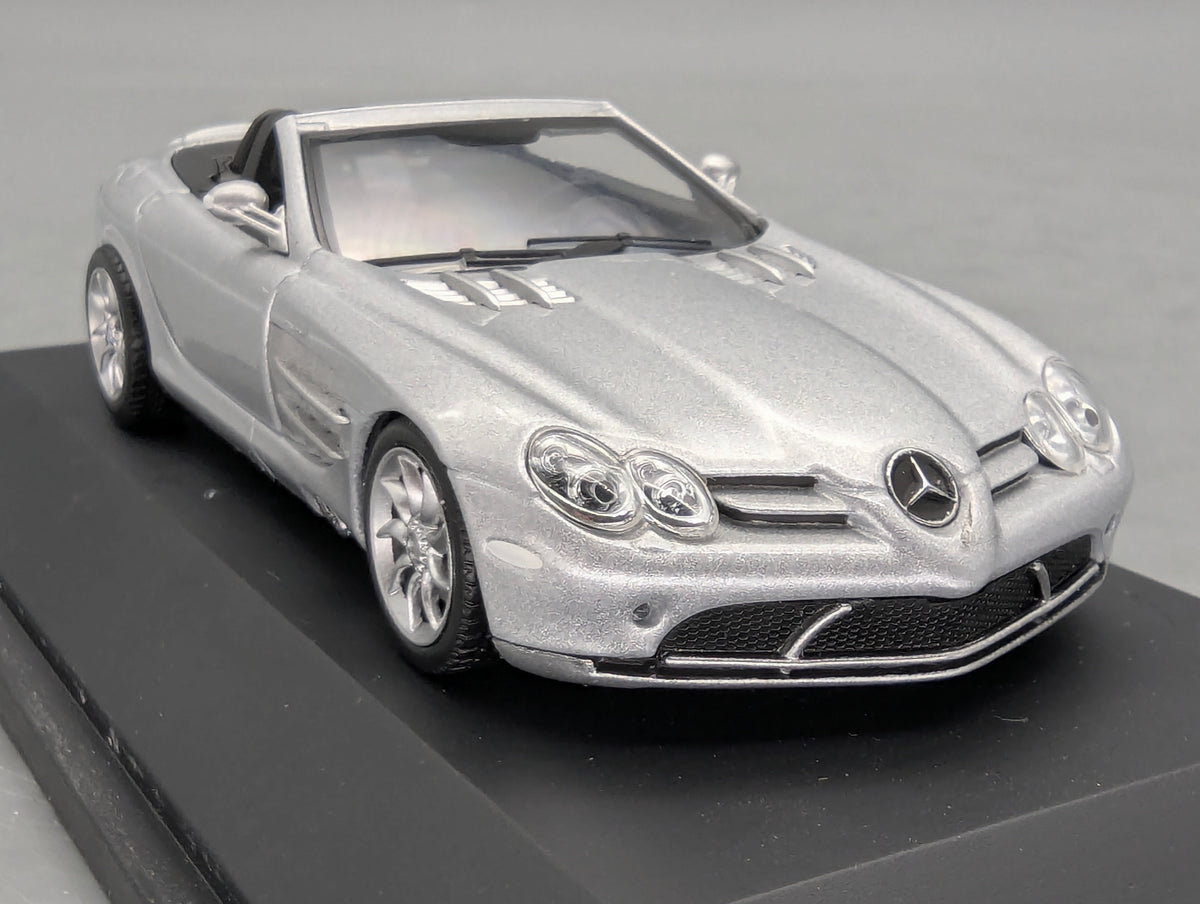Modellautos 1:43 Minichamps  Mercedes-Benz SLR McLaren Roadster mit Dealer OVP