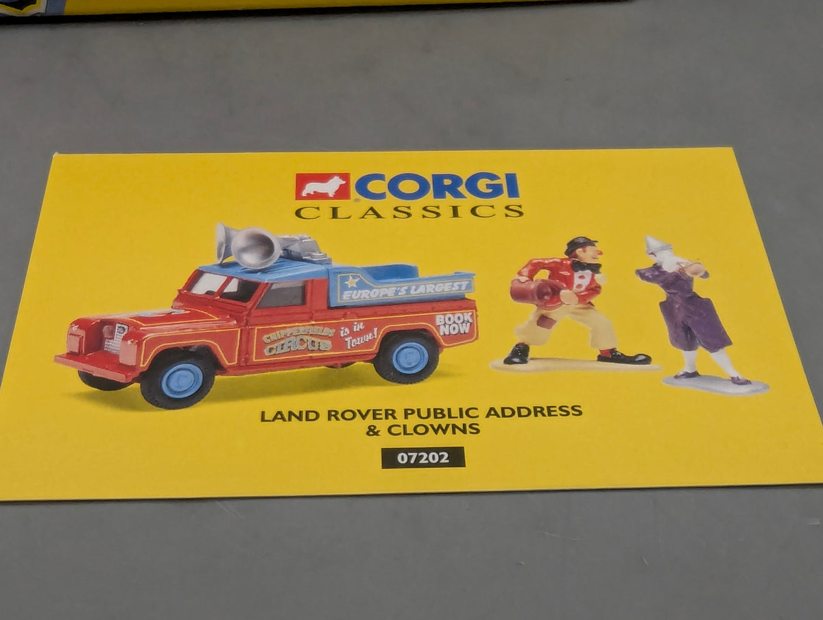 Modellautos 1:43 Corgi Toys 07202 Land Rover Public Address & 2 Clowns OVP