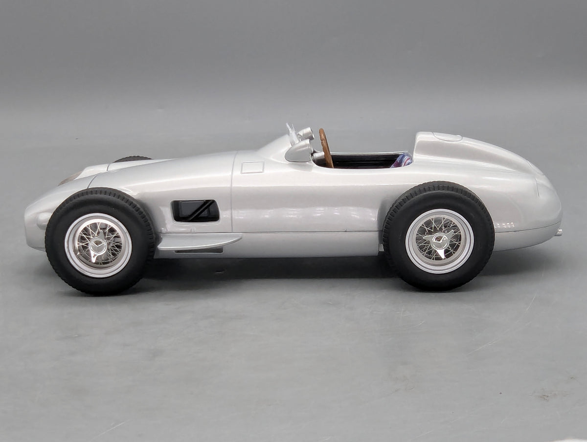 Modellautos 1:18 Werk83 Mercedes-Benz W196 Formula 1 1955 Silber mit OVP