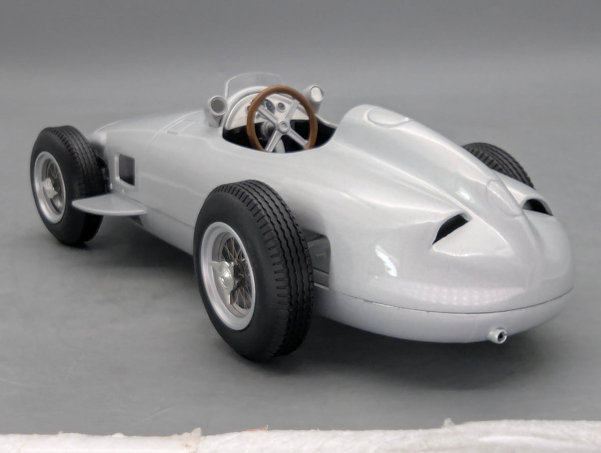 Modellautos 1:18 Werk83 Mercedes-Benz W196 Formula 1 1955 Silber mit OVP