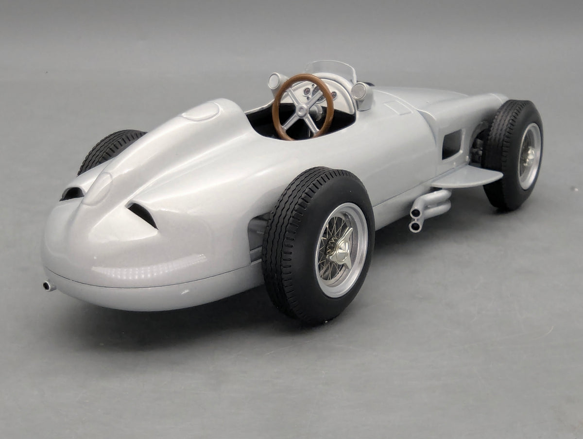 Modellautos 1:18 Werk83 Mercedes-Benz W196 Formula 1 1955 Silber mit OVP