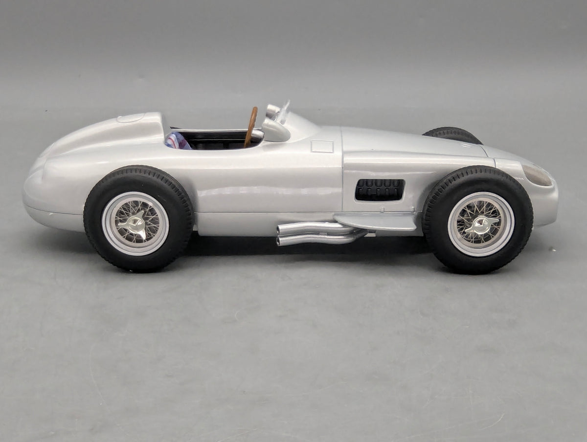 Modellautos 1:18 Werk83 Mercedes-Benz W196 Formula 1 1955 Silber mit OVP