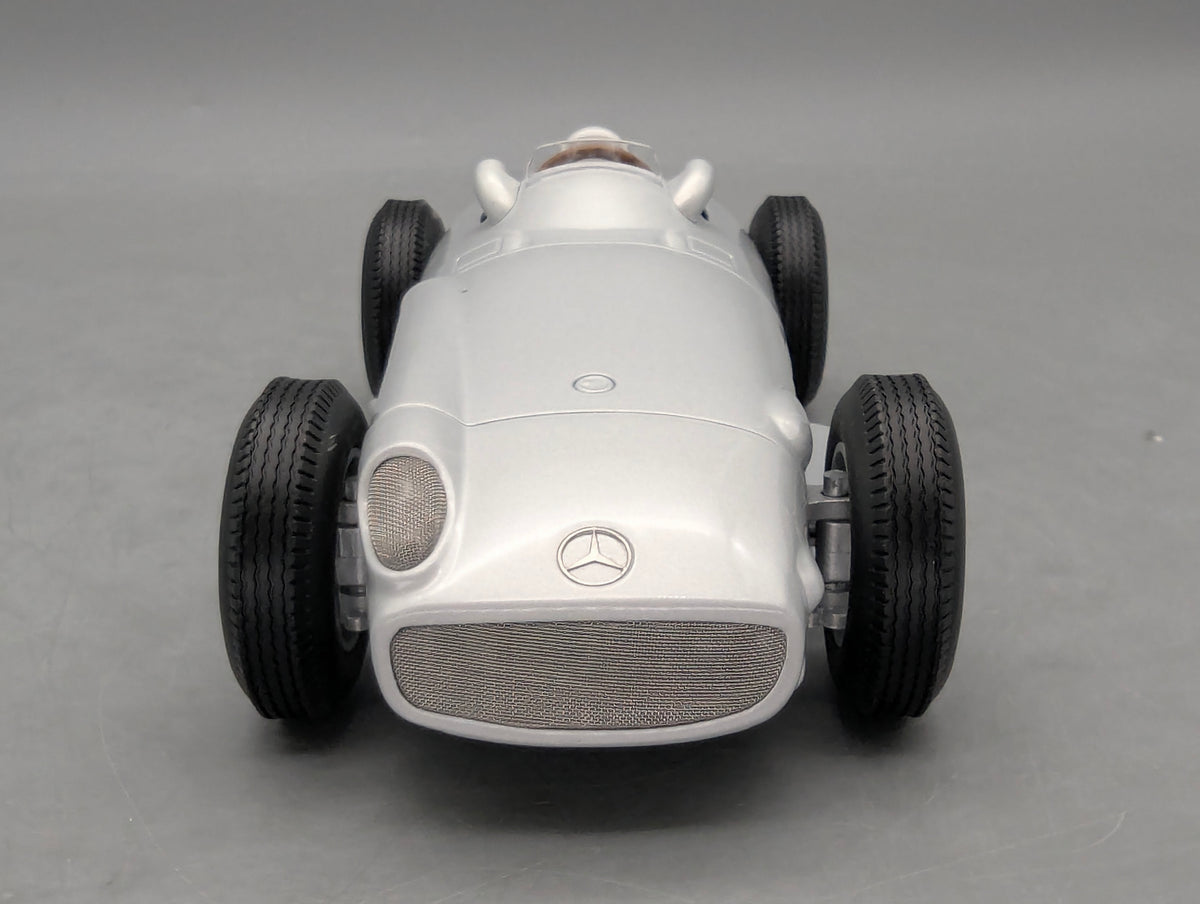 Modellautos 1:18 Werk83 Mercedes-Benz W196 Formula 1 1955 Silber mit OVP