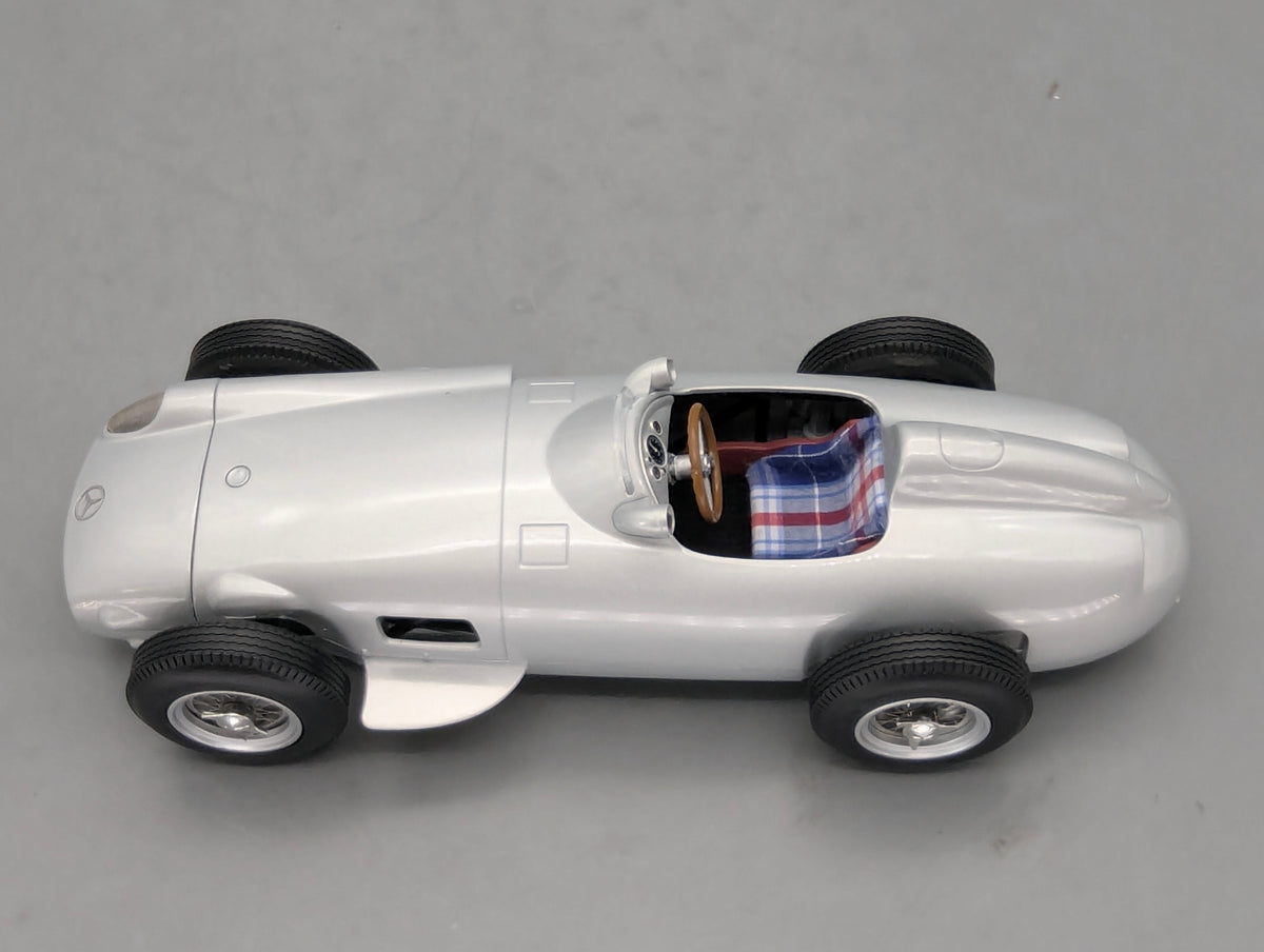 Modellautos 1:18 Werk83 Mercedes-Benz W196 Formula 1 1955 Silber mit OVP