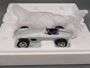 Modellautos 1:18 Werk83 Mercedes-Benz W196 Formula 1 1955 Silber mit OVP