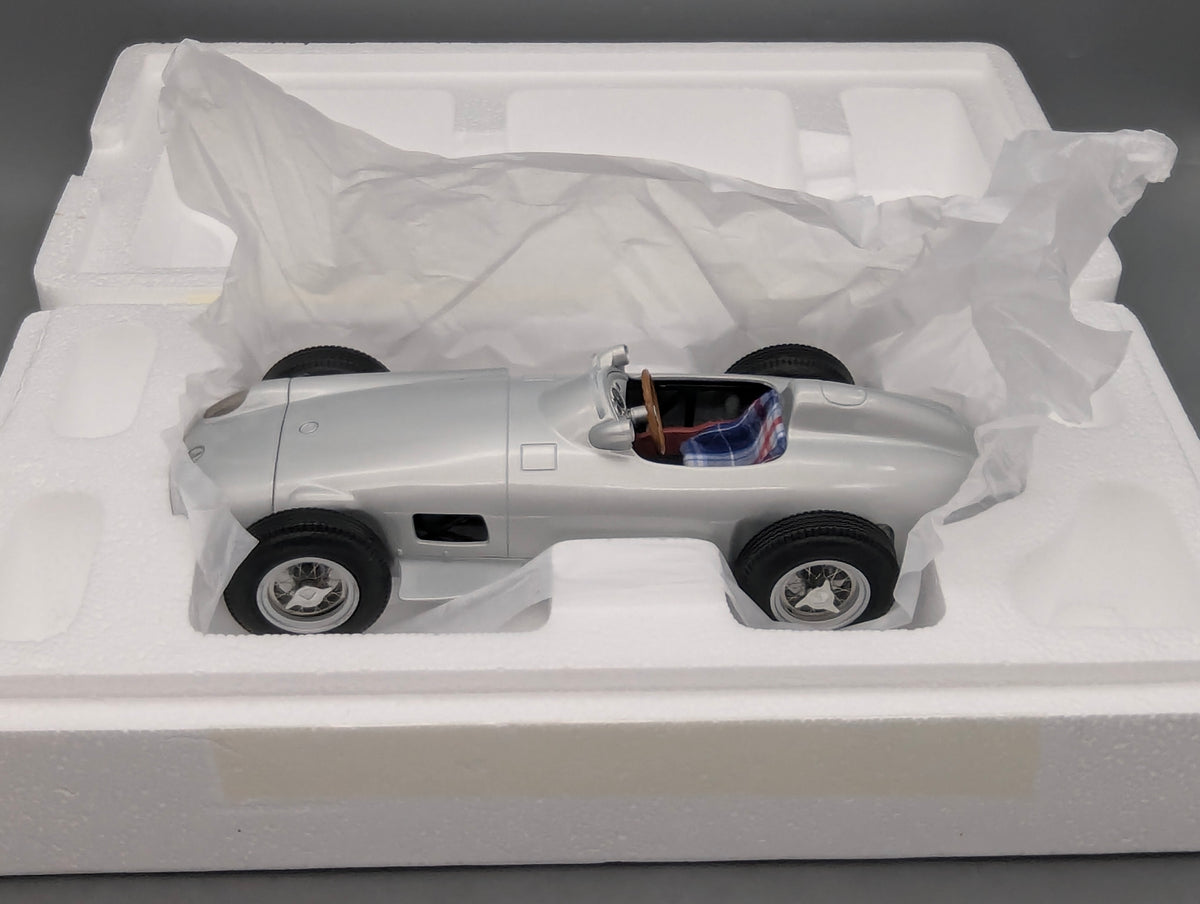 Modellautos 1:18 Werk83 Mercedes-Benz W196 Formula 1 1955 Silber mit OVP