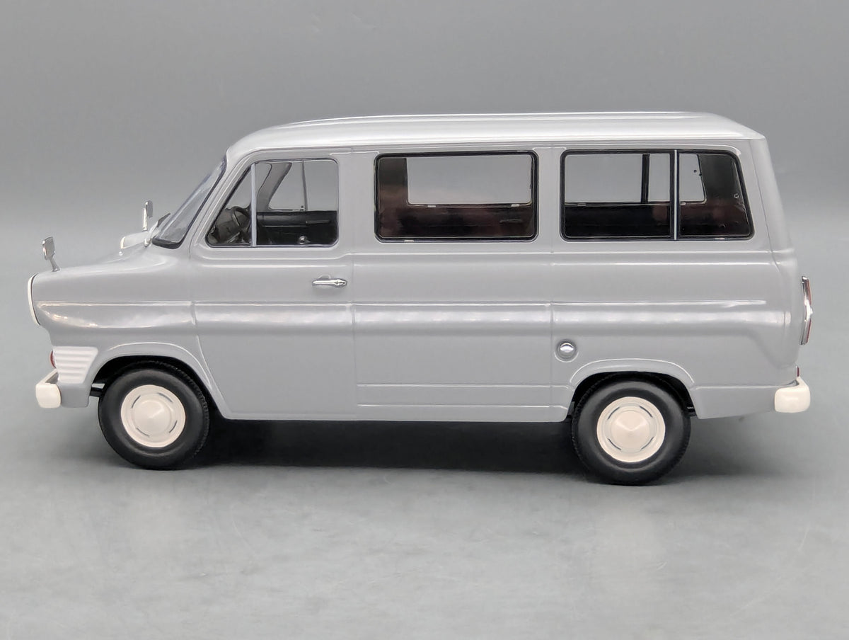 Modellautos 1:18 KK-Scale Ford Transit Bus 1965 Grau mit OVP