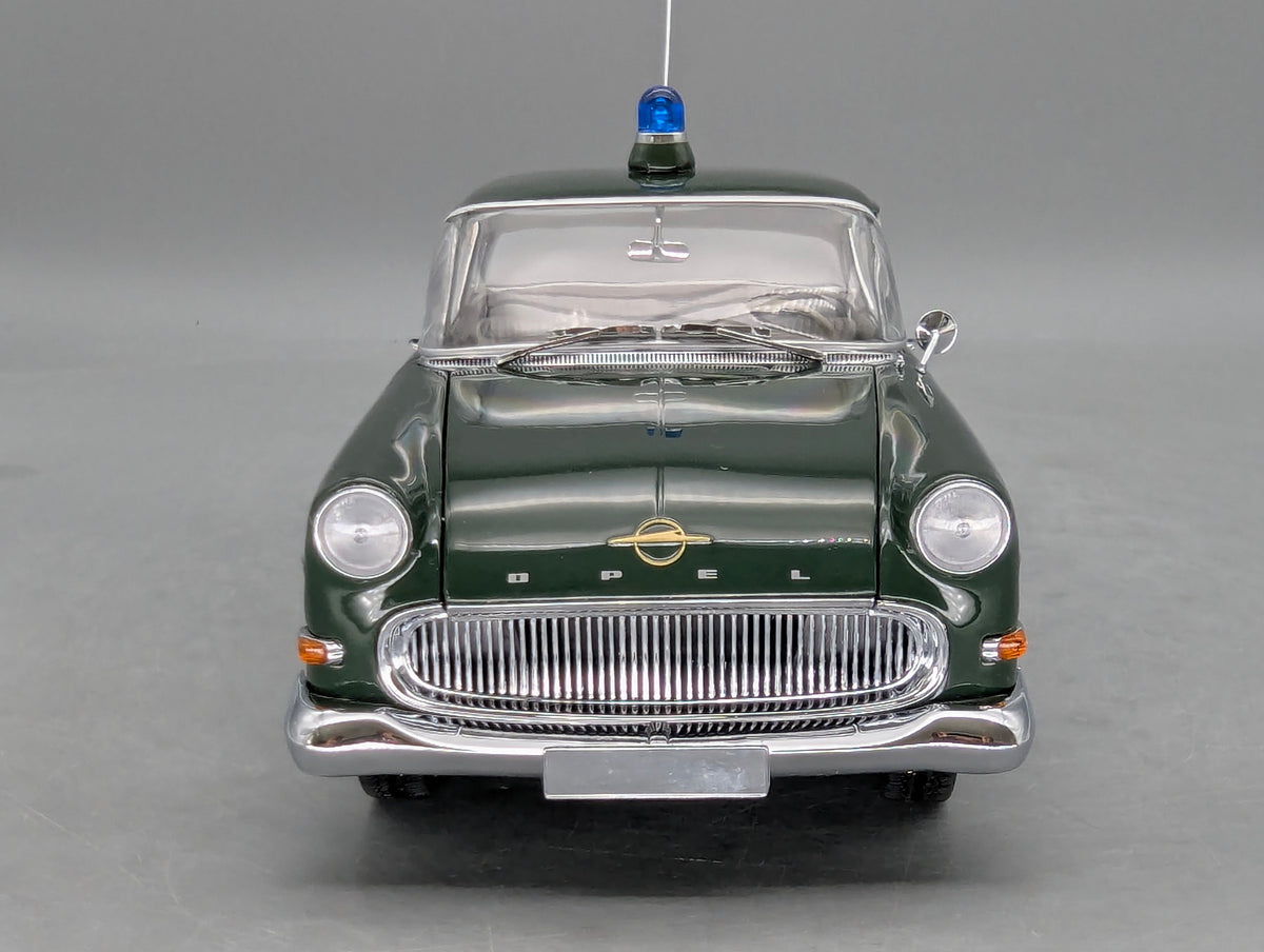 Modellautos 1:18 Minichamps Opel Rekord P1 1958 Polizei mit OVP