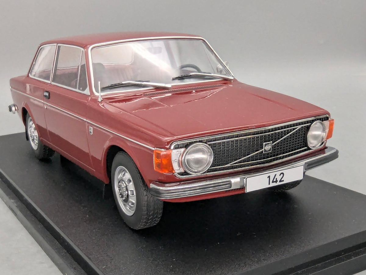 Modellautos 1:18 MCG Modelcar Group 18443 Volvo 142 Burgundy Red mit OVP