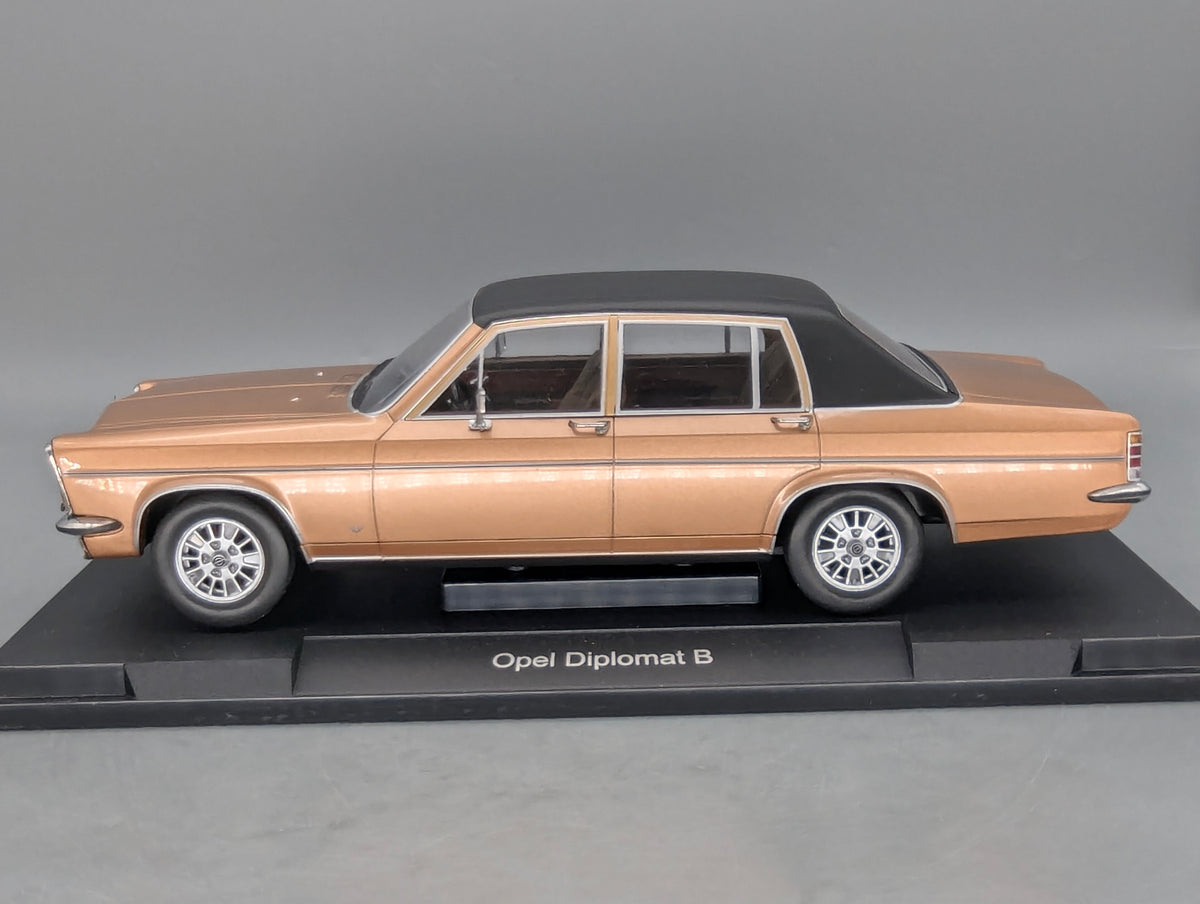 Modellautos 1:18 MCG Modelcar Group 18335 Opel Diplomat B Beige Metallic mit OVP