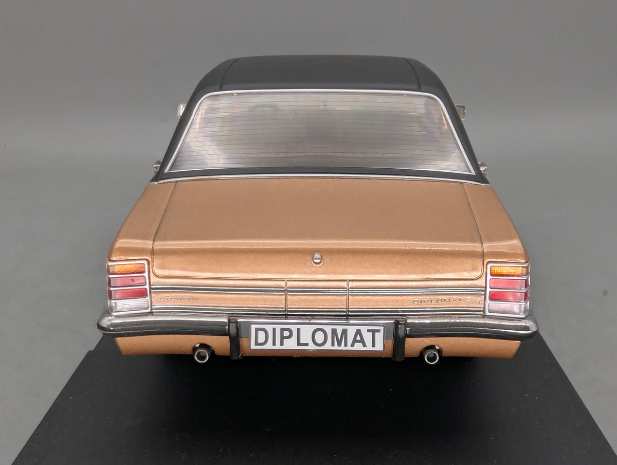 Modellautos 1:18 MCG Modelcar Group 18335 Opel Diplomat B Beige Metallic mit OVP