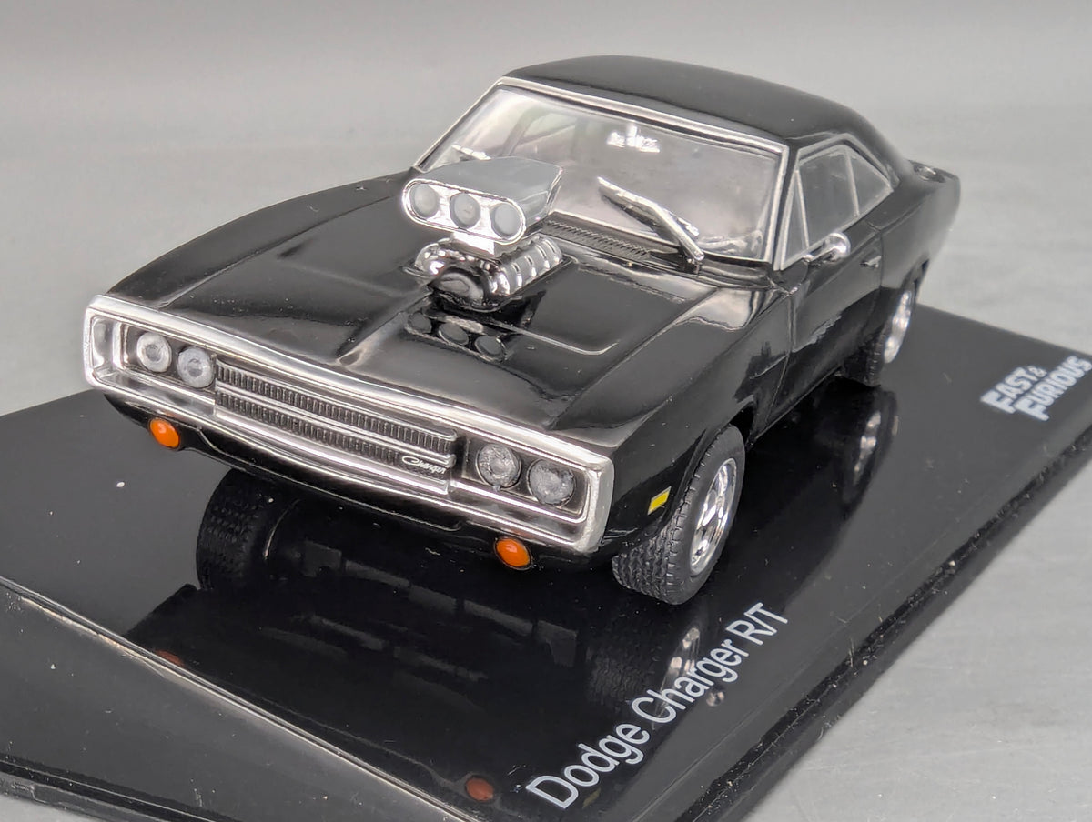 Modellautos 1:43 Ixo/PCT/DeAgostini Dodge Charger R/T Fast & Fourious + Vitrine