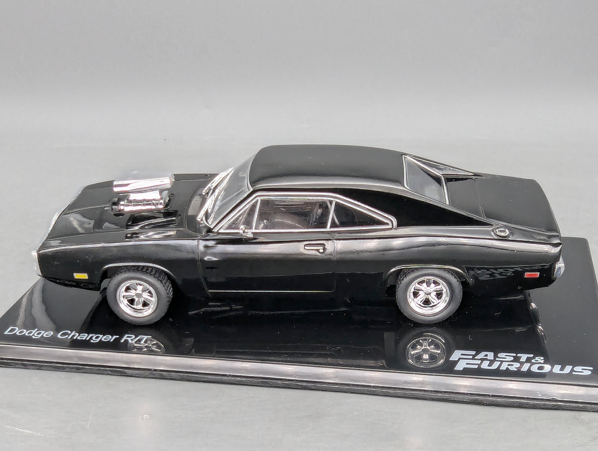 Modellautos 1:43 Ixo/PCT/DeAgostini Dodge Charger R/T Fast & Fourious + Vitrine
