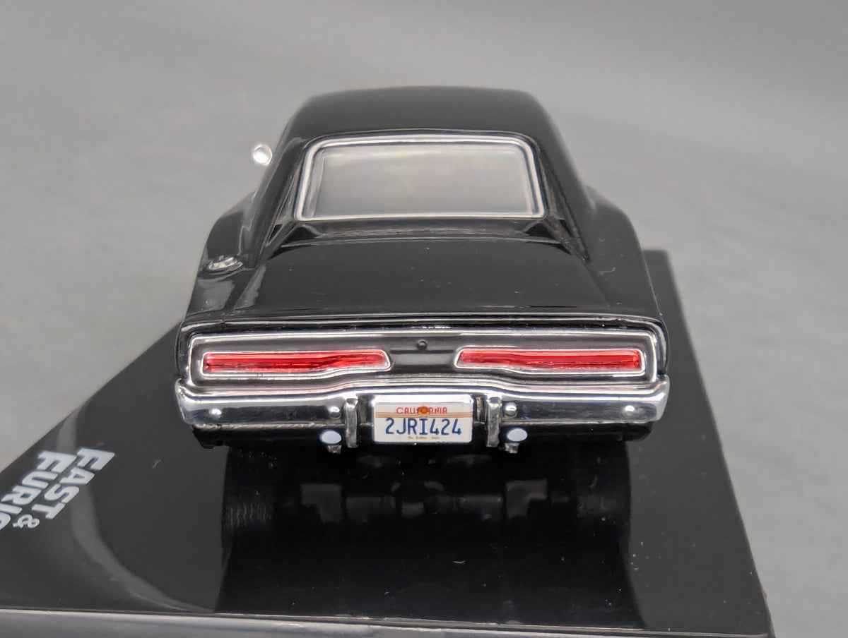 Modellautos 1:43 Ixo/PCT/DeAgostini Dodge Charger R/T Fast & Fourious + Vitrine