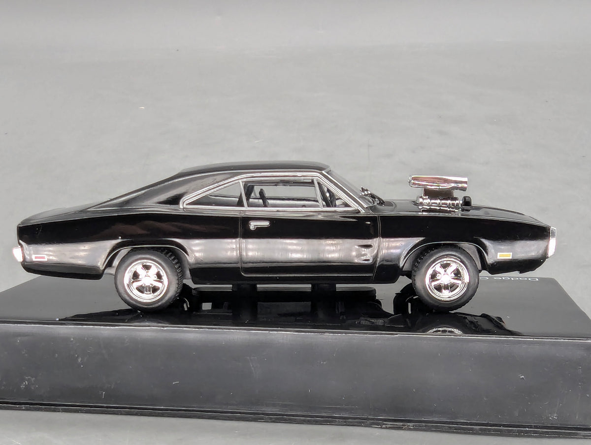 Modellautos 1:43 Ixo/PCT/DeAgostini Dodge Charger R/T Fast & Fourious + Vitrine