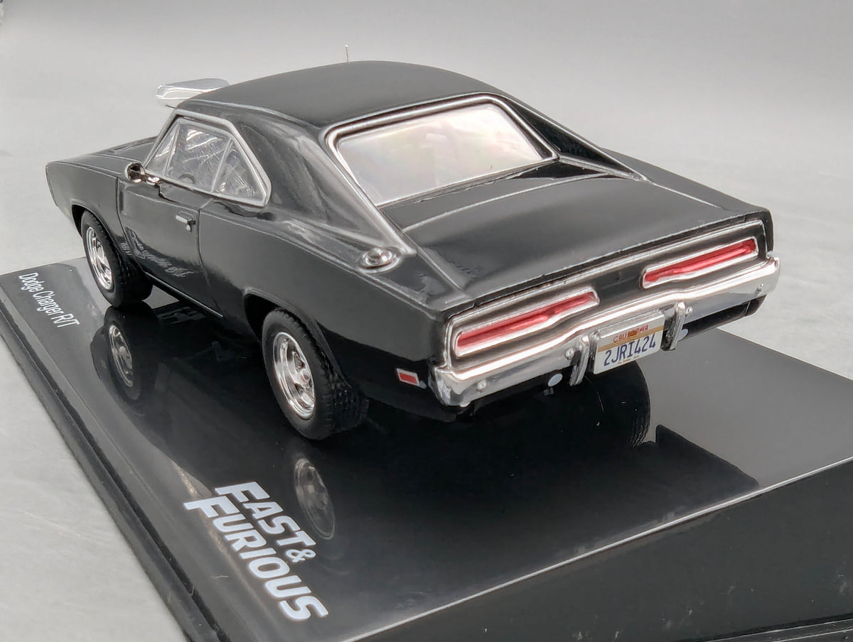 Modellautos 1:43 Ixo/PCT/DeAgostini Dodge Charger R/T Fast & Fourious + Vitrine