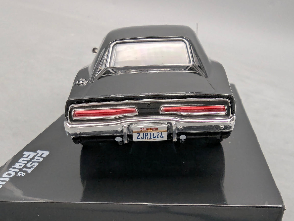 Modellautos 1:43 Ixo/PCT/DeAgostini Dodge Charger R/T Fast & Fourious + Vitrine