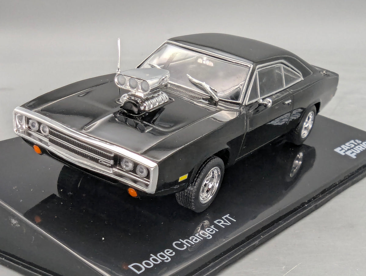 Modellautos 1:43 Ixo/PCT/DeAgostini Dodge Charger R/T Fast & Fourious + Vitrine