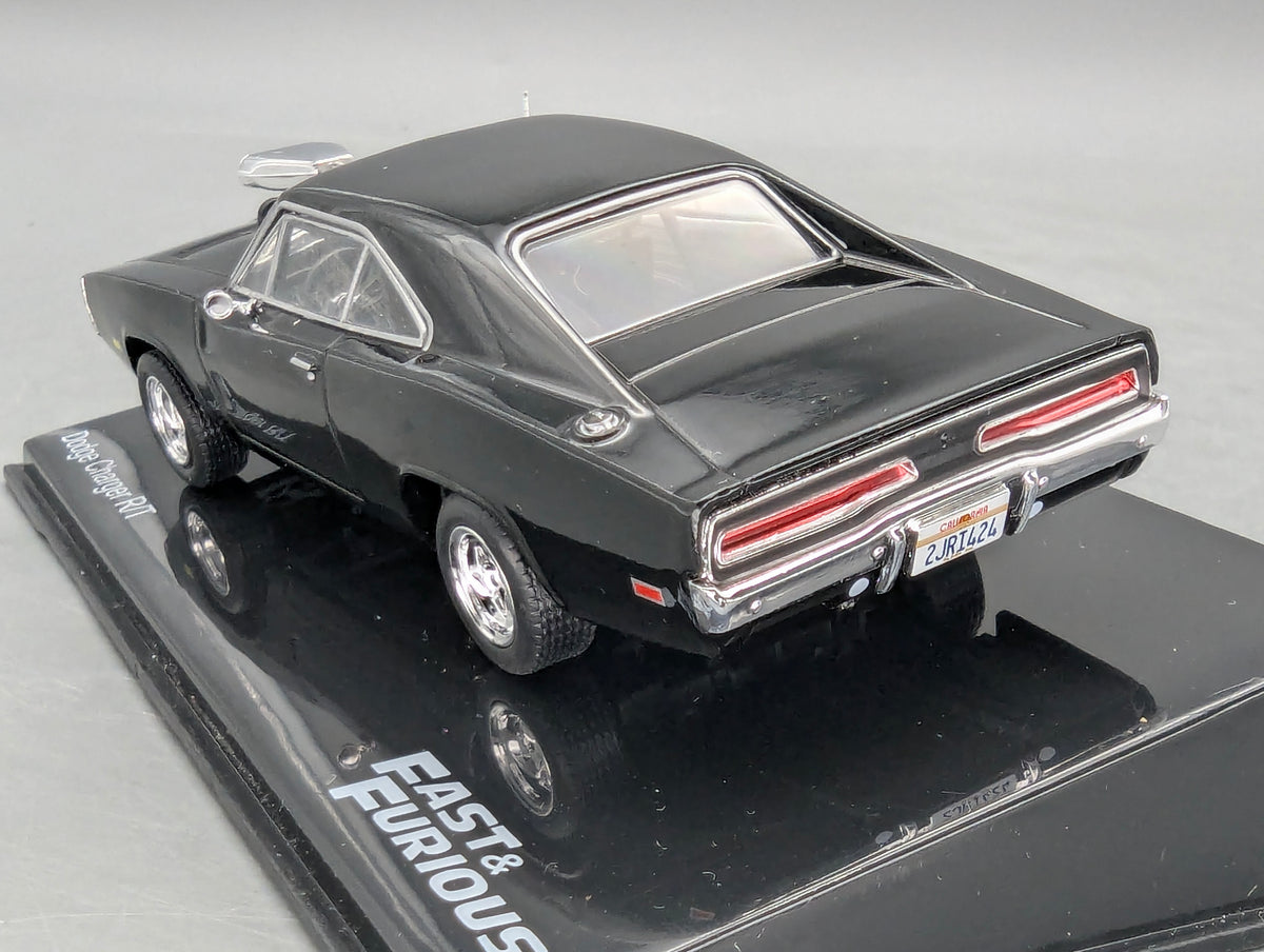 Modellautos 1:43 Ixo/PCT/DeAgostini Dodge Charger R/T Fast & Fourious + Vitrine