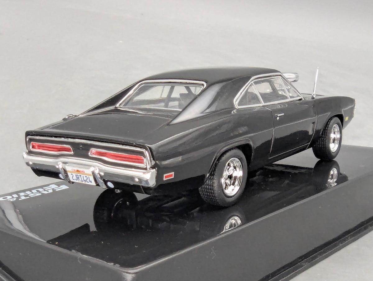 Modellautos 1:43 Ixo/PCT/DeAgostini Dodge Charger R/T Fast & Fourious + Vitrine