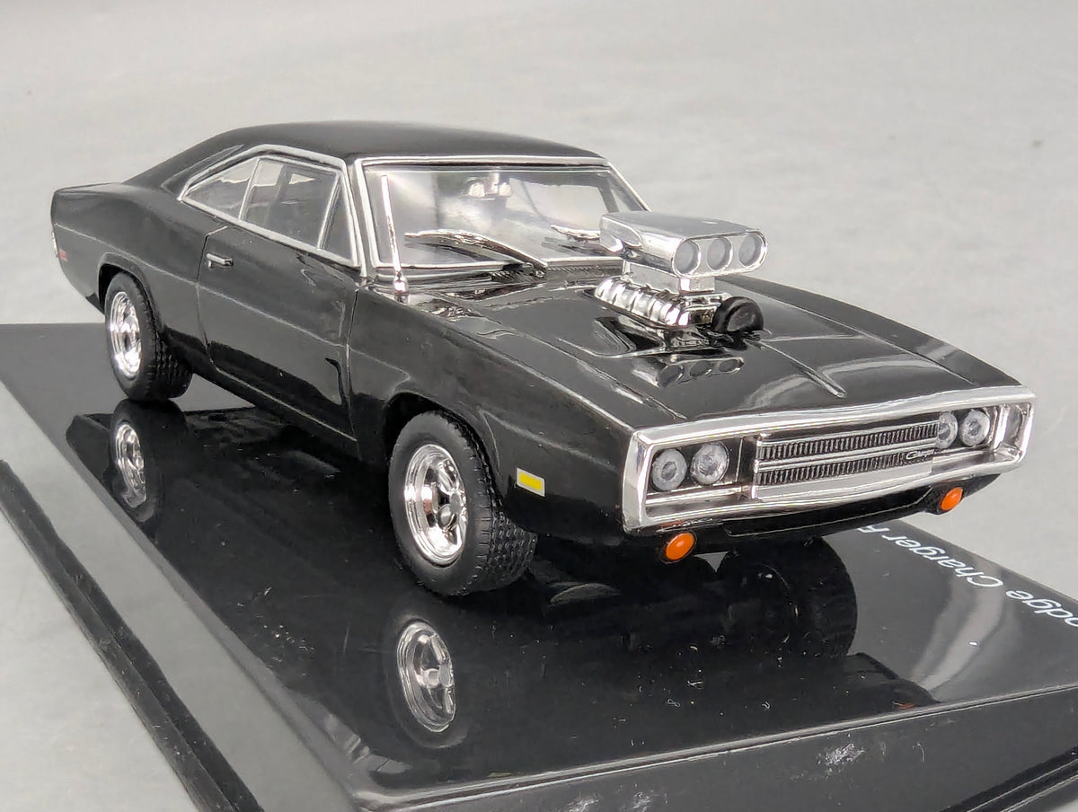 Modellautos 1:43 Ixo/PCT/DeAgostini Dodge Charger R/T Fast & Fourious + Vitrine