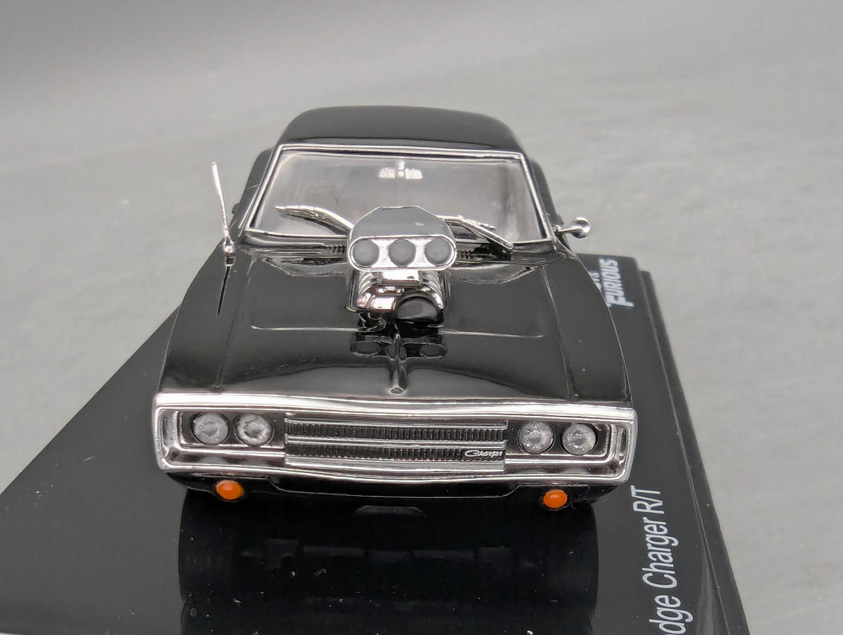 Modellautos 1:43 Ixo/PCT/DeAgostini Dodge Charger R/T Fast & Fourious + Vitrine