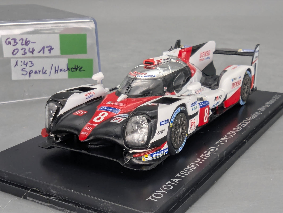 Modellautos 1:43 Spark Toyota TS050 Hybrid 24h Le Mans 2017 #8 Vitrine