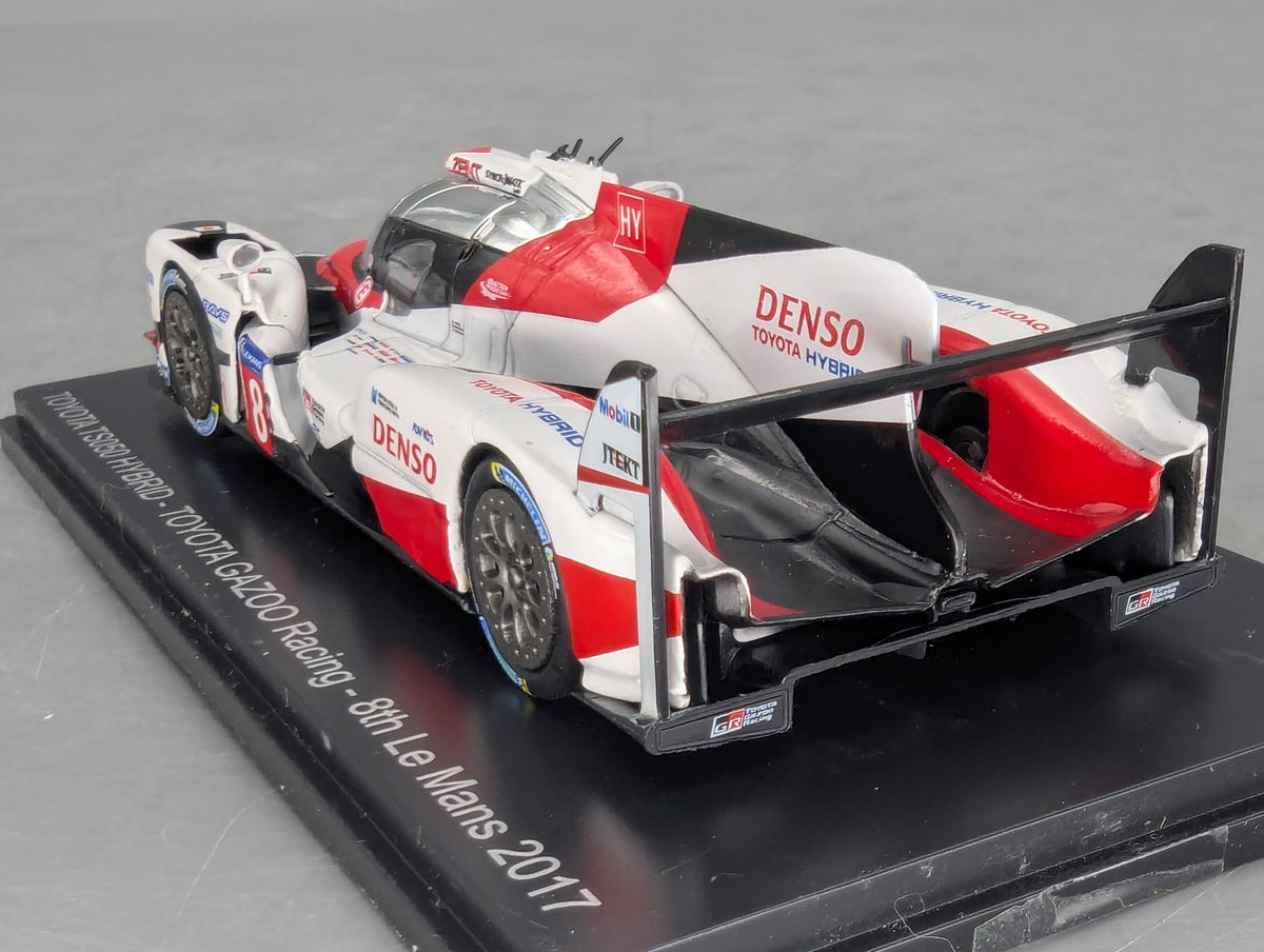 Modellautos 1:43 Spark Toyota TS050 Hybrid 24h Le Mans 2017 #8 Vitrine