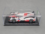 Modellautos 1:43 Spark Toyota TS050 Hybrid 24h Le Mans 2017 #8 Vitrine