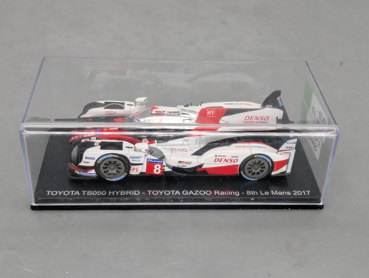 Modellautos 1:43 Spark Toyota TS050 Hybrid 24h Le Mans 2017 #8 Vitrine