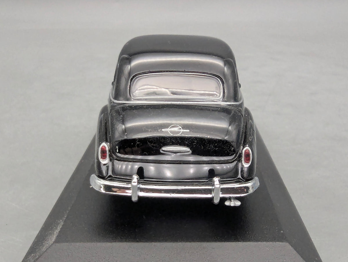 Modellautos 1:43 Minichamps Opel Kapitän 1951 Schwarzmit OVP