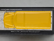 Modellautos 1:43 Premium ClassiXXs Opel Blitz 1,75t Deutsche Bundespost Vitrine