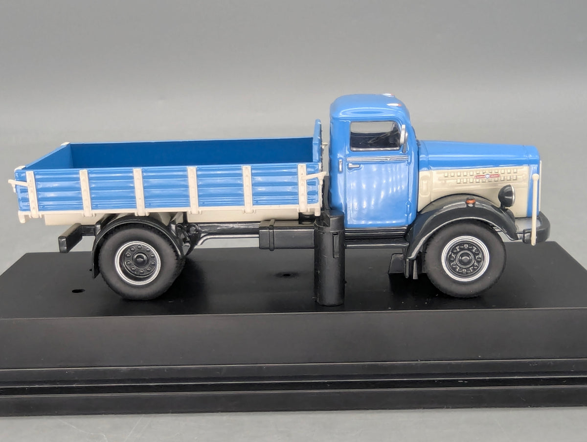 LKW Modell 1:50 NZG 584 Scania Vabis L60 Pritschen LKW Blau Weiß mit Vitrine