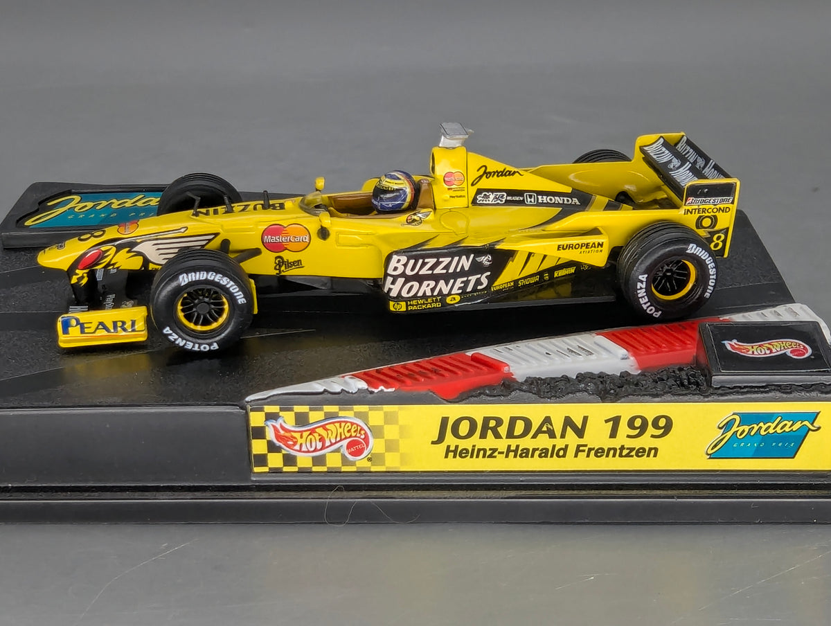 Modellautos 1:43 Hot Wheels Racing 24839 Jordan 199 #8 H.-H. Frentzen mit OVP