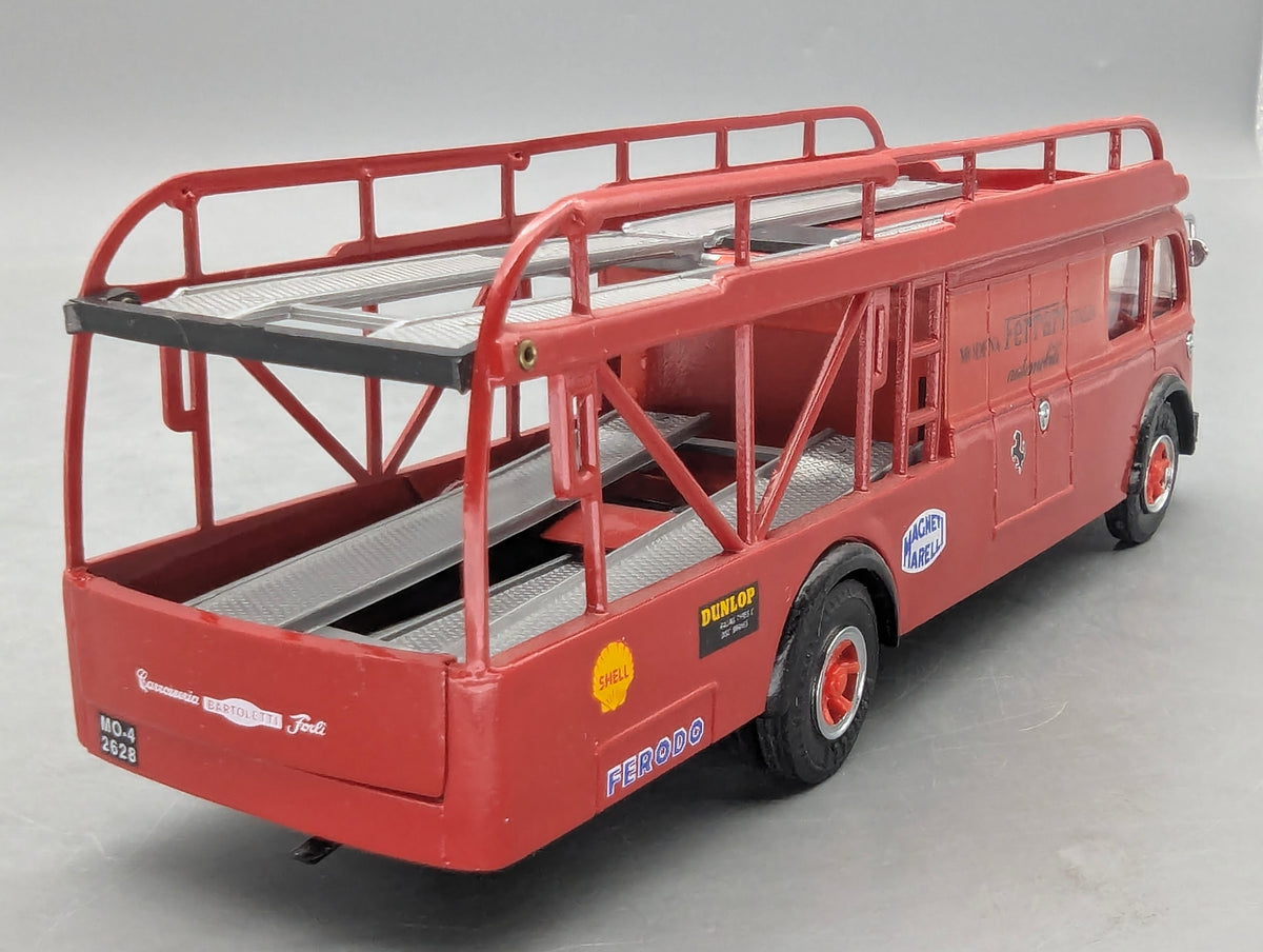 Modellautos 1:43 Old Cars Fiat 642 Bartoletti Ferrari Renntransporter mit OVP