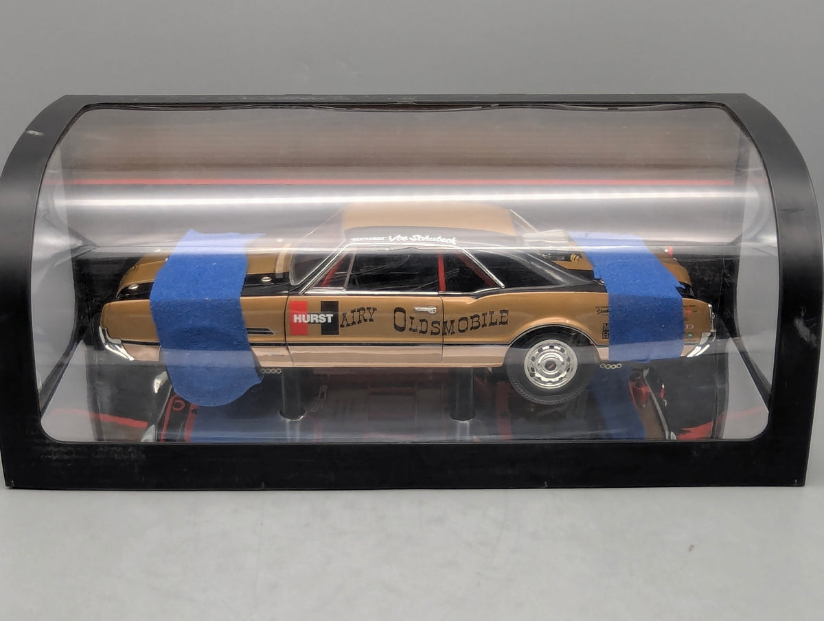 Modellautos 1:18 Ertl Oldsmobile 1966 Hurst Hairy Olds mit OVP
