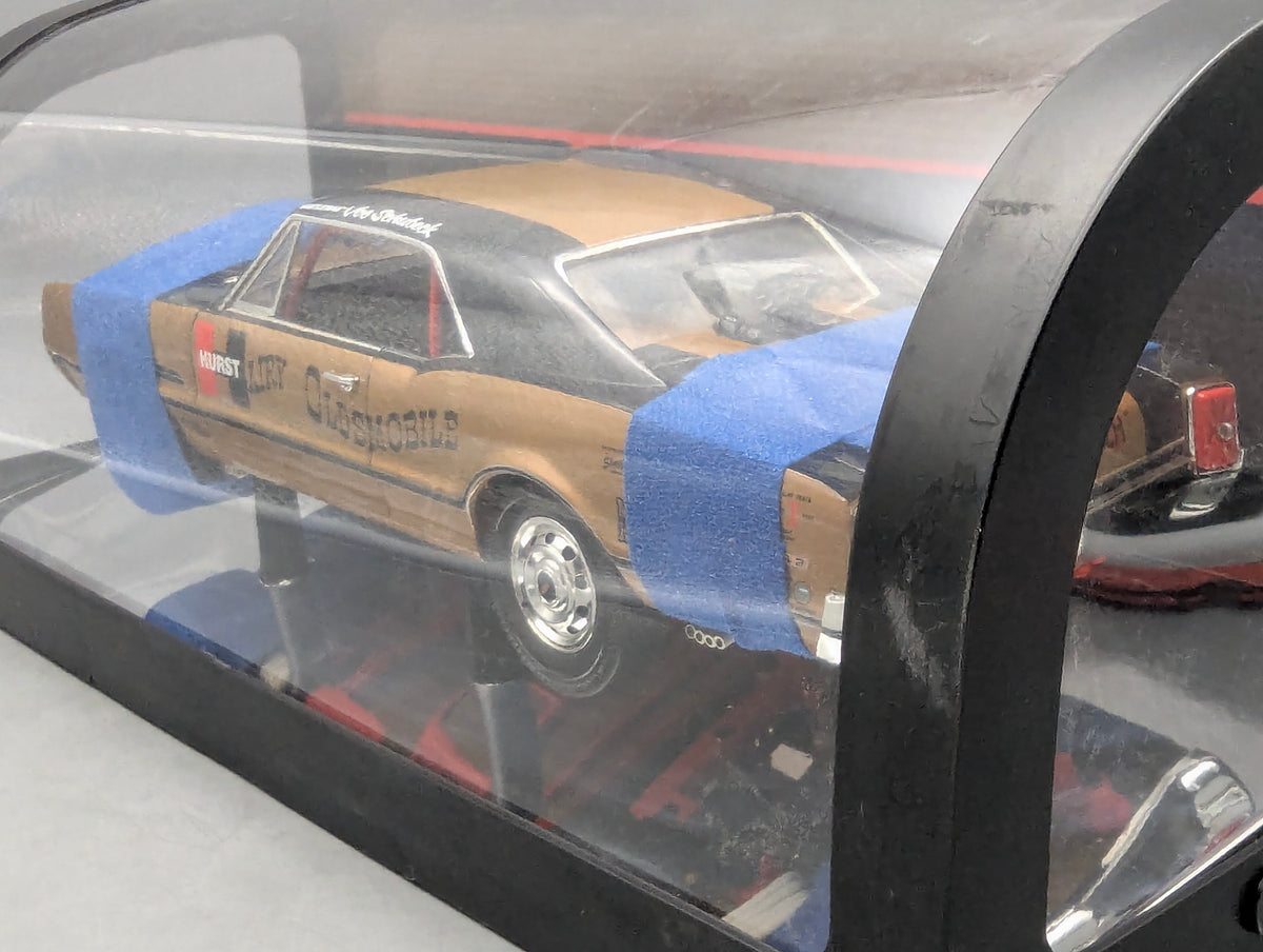 Modellautos 1:18 Ertl Oldsmobile 1966 Hurst Hairy Olds mit OVP