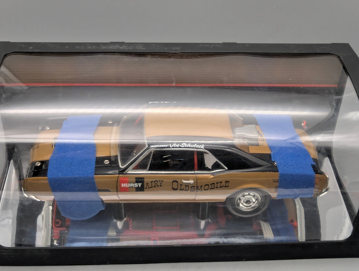 Modellautos 1:18 Ertl Oldsmobile 1966 Hurst Hairy Olds mit OVP