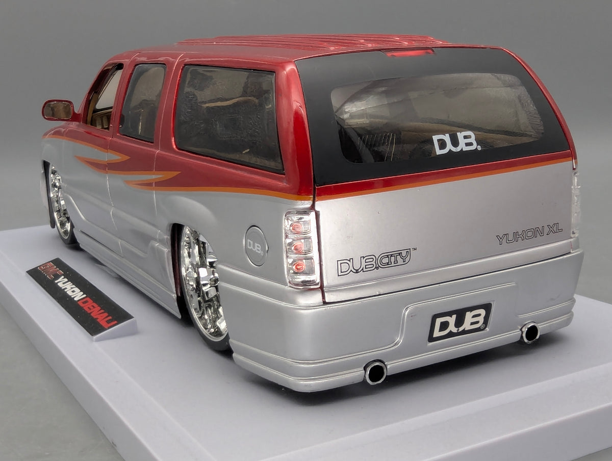 Modellautos 1:18 Jada Dub City Big Ballers GMC Yukon Denali XL mit OVP
