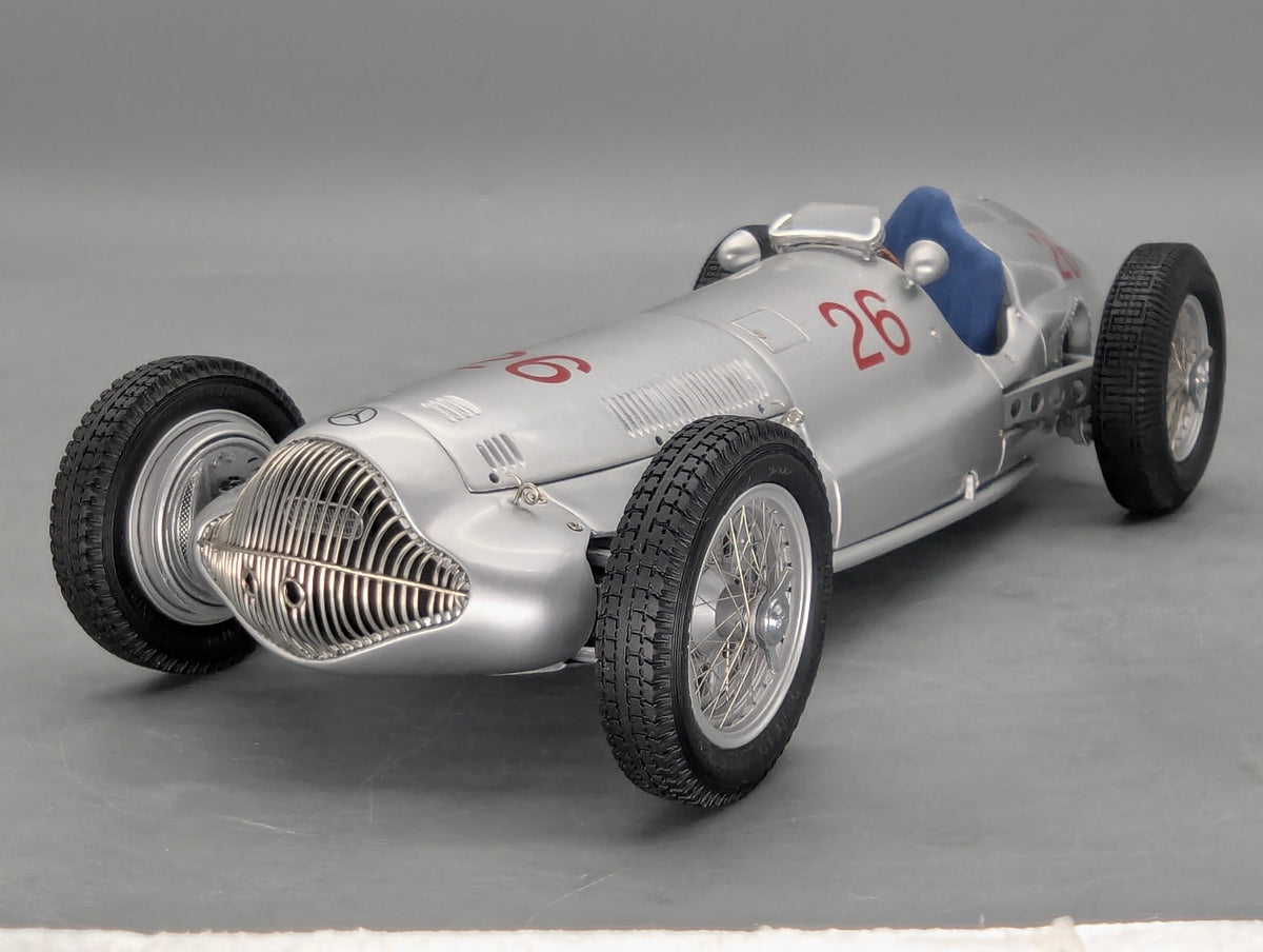 Modellautos 1:18 CMC Mercedes Benz W154 Der Große Sieger Frankreich 1938 #26 OVP